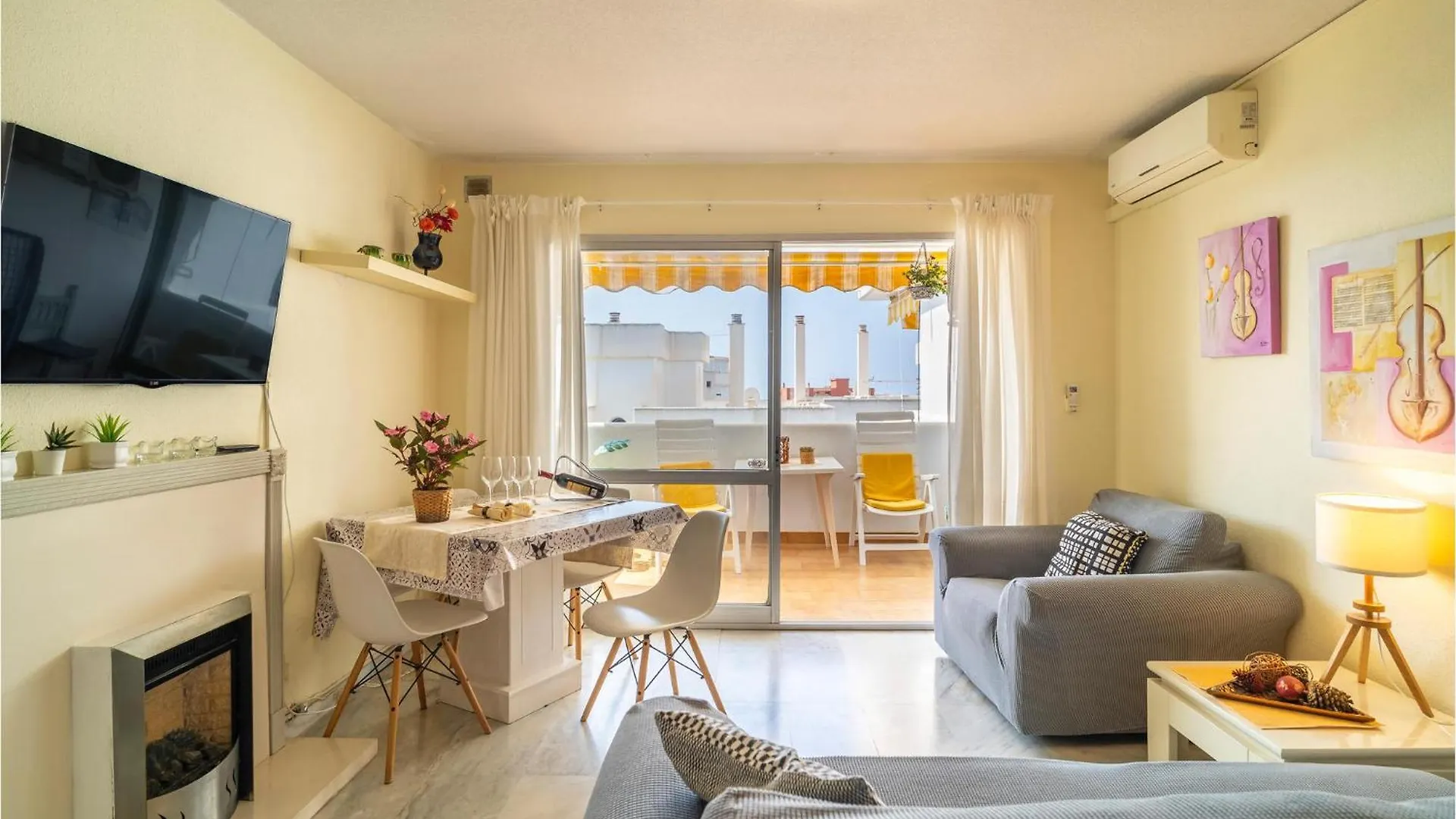 Stunning Apartment In 베날마데나코스타 스페인
