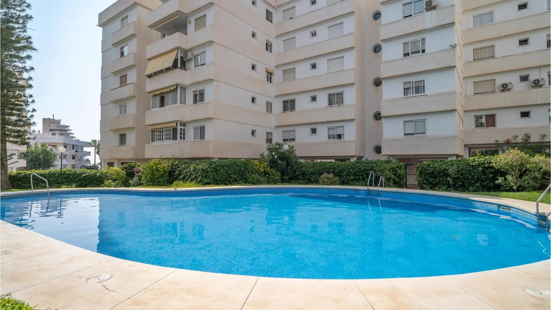Stunning Apartment In 베날마데나코스타