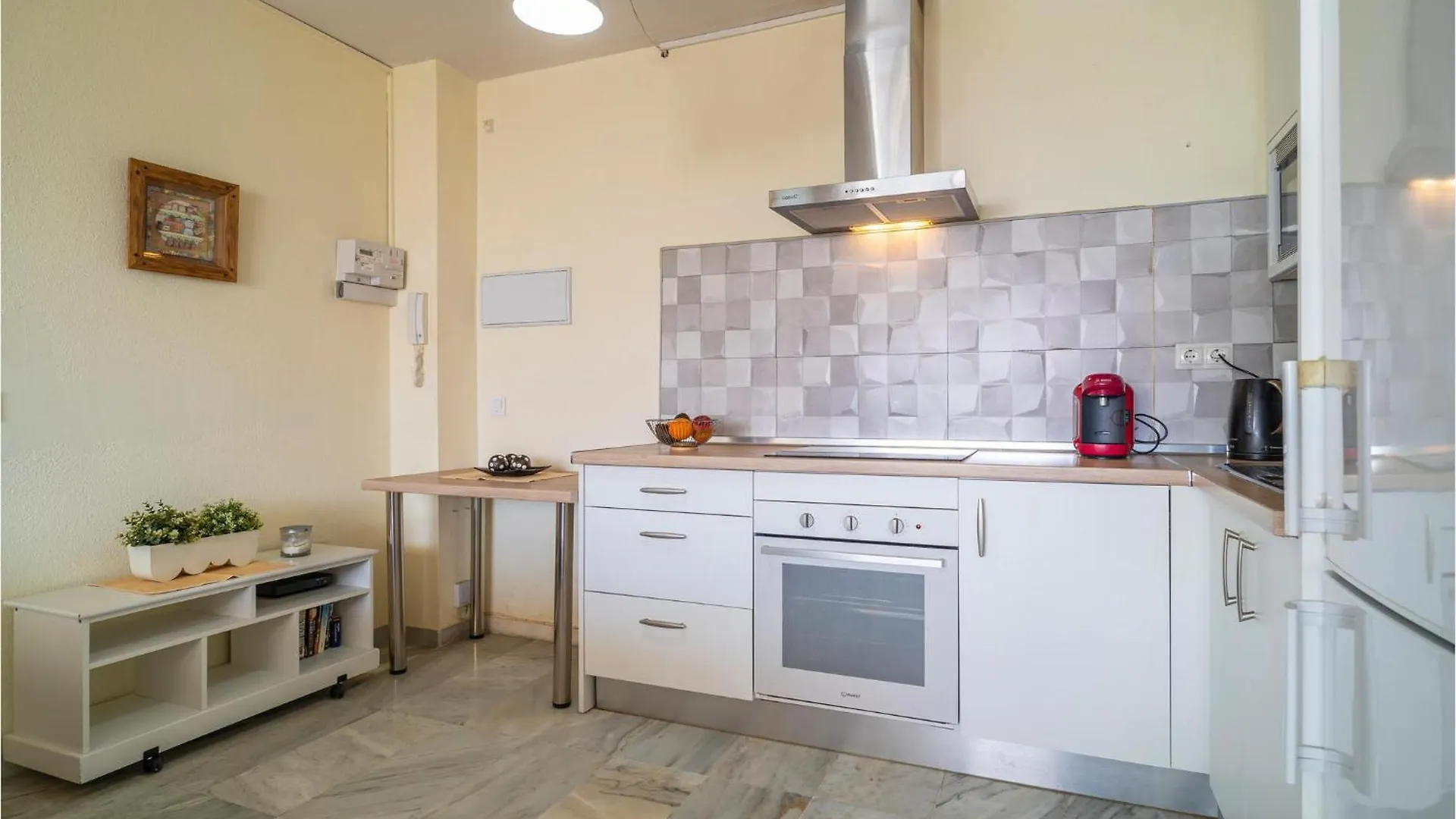 Stunning Apartment In 베날마데나코스타