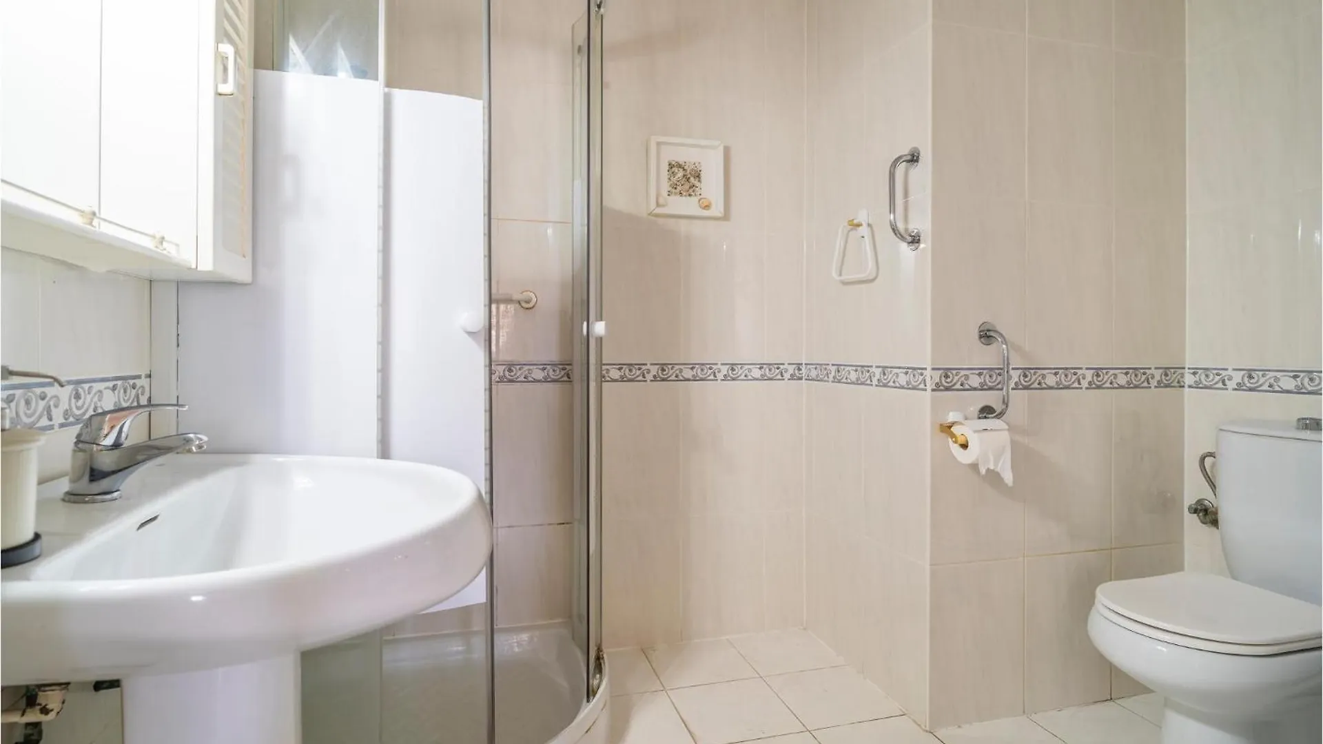 Stunning Apartment In 베날마데나코스타